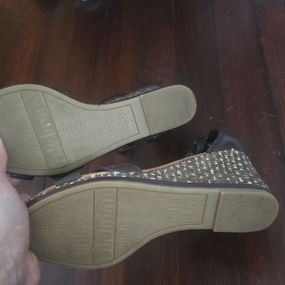 libby. edelman Brown Wedge Shoes with Stylish Design - Picture 4 of 6